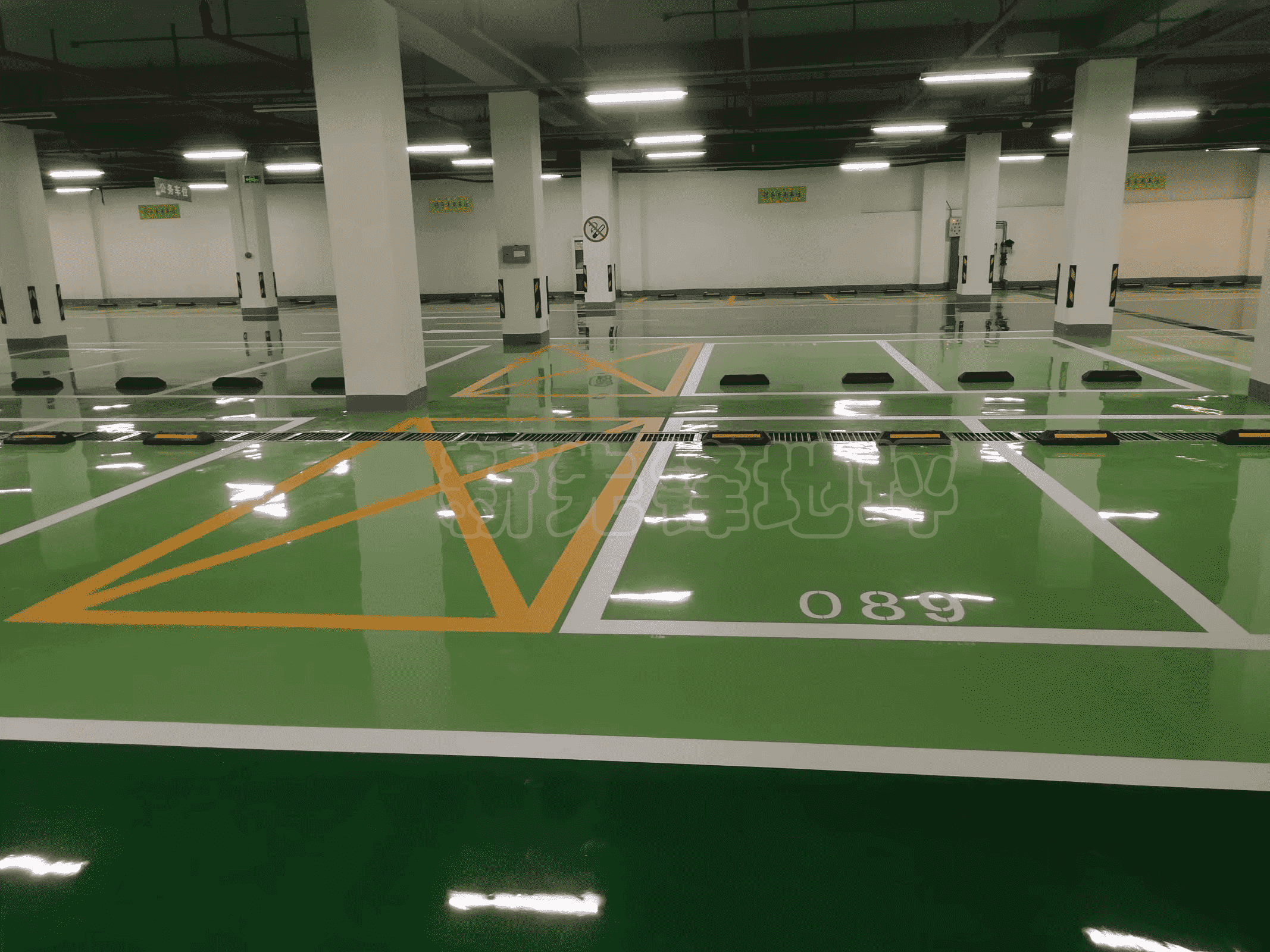 環(huán)氧車(chē)庫(kù)地坪1